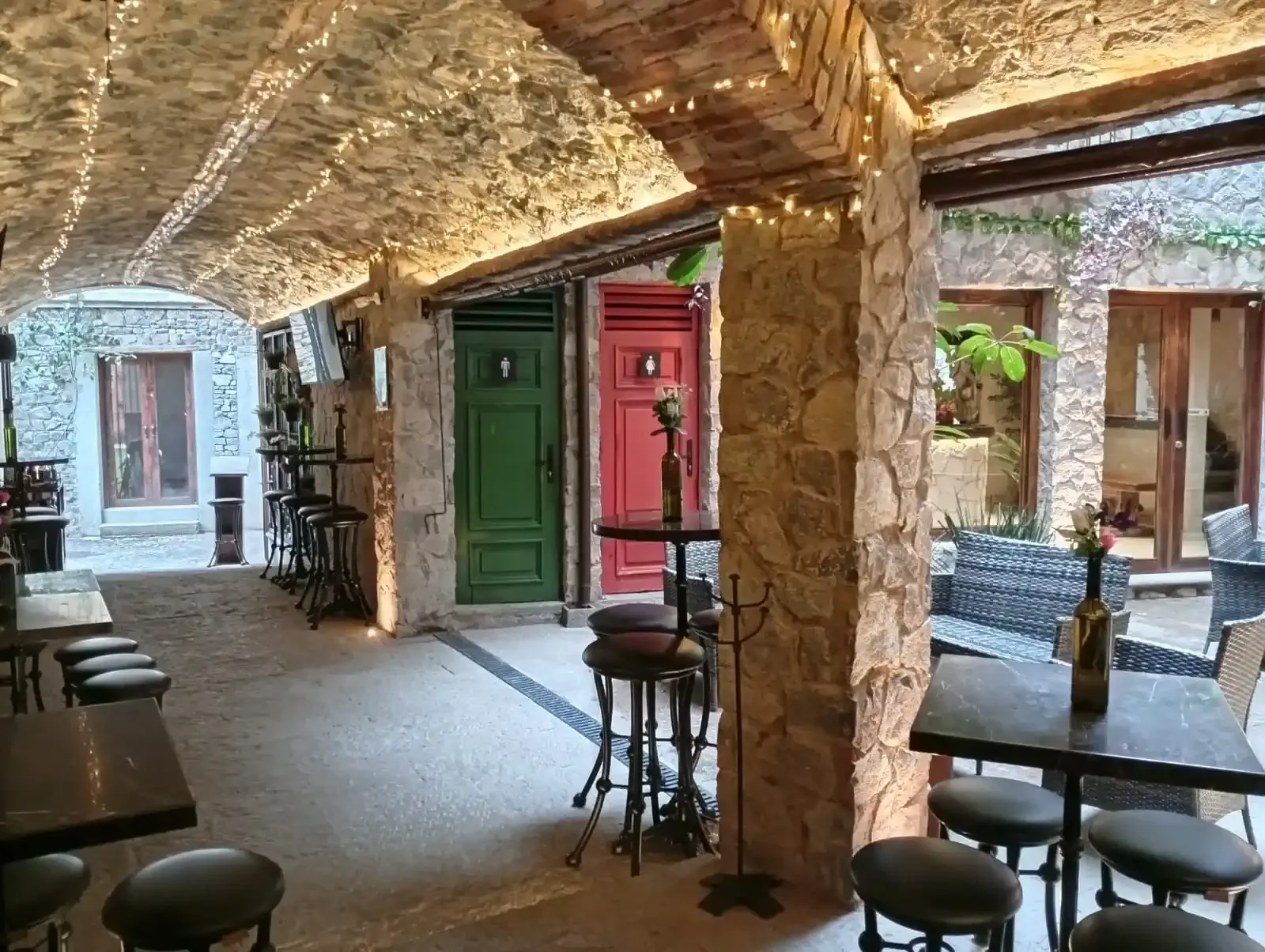 La Grotta — 3